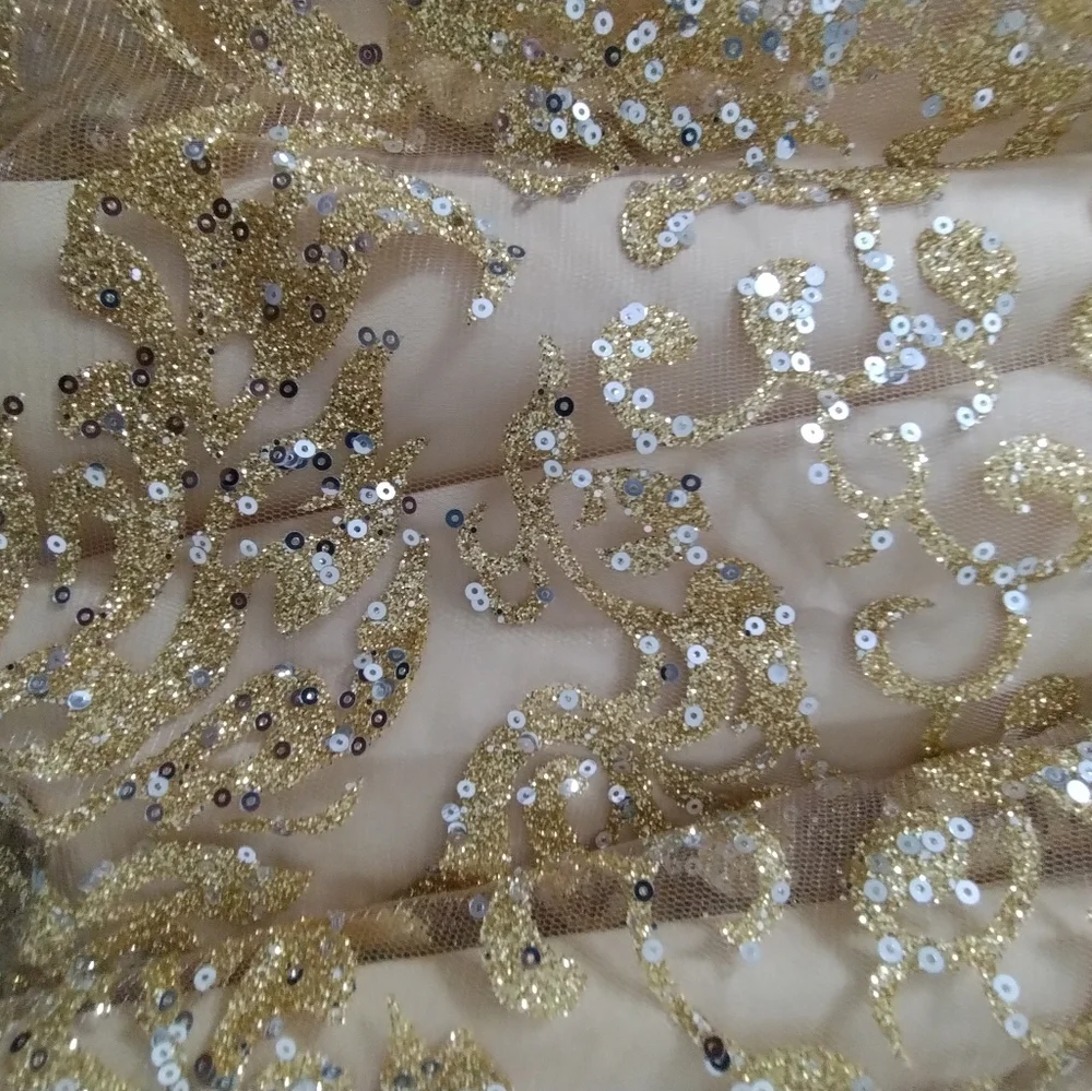 Fifteen Roses Women's Embellished Gold Sequin Prom Formal Dress Size 8 Avant Gar